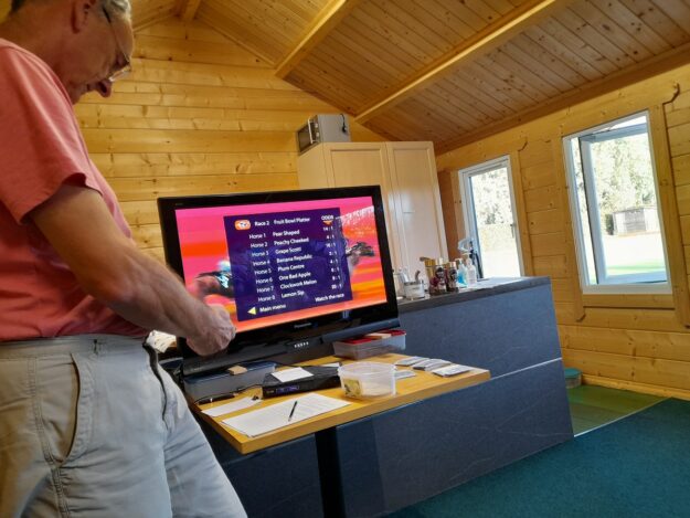 BJBC 2022 Race Night – 20220819_191836(5) (1200)